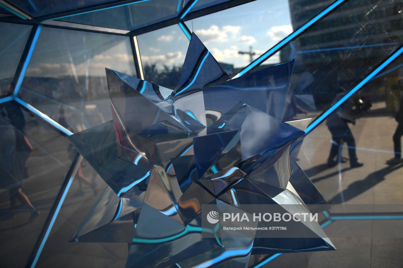 Открытие паблик-арт объекта "I Эпизод" в рамках VIII ежегодной выставки современного искусства Lexus Hybrid Art