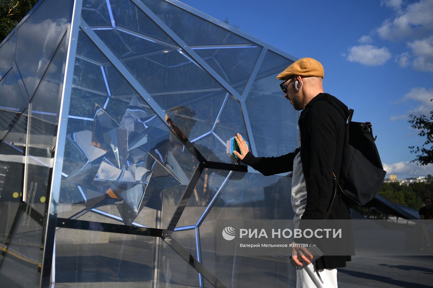 Открытие паблик-арт объекта "I Эпизод" в рамках VIII ежегодной выставки современного искусства Lexus Hybrid Art