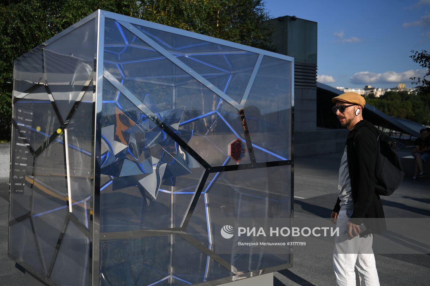 Открытие паблик-арт объекта "I Эпизод" в рамках VIII ежегодной выставки современного искусства Lexus Hybrid Art