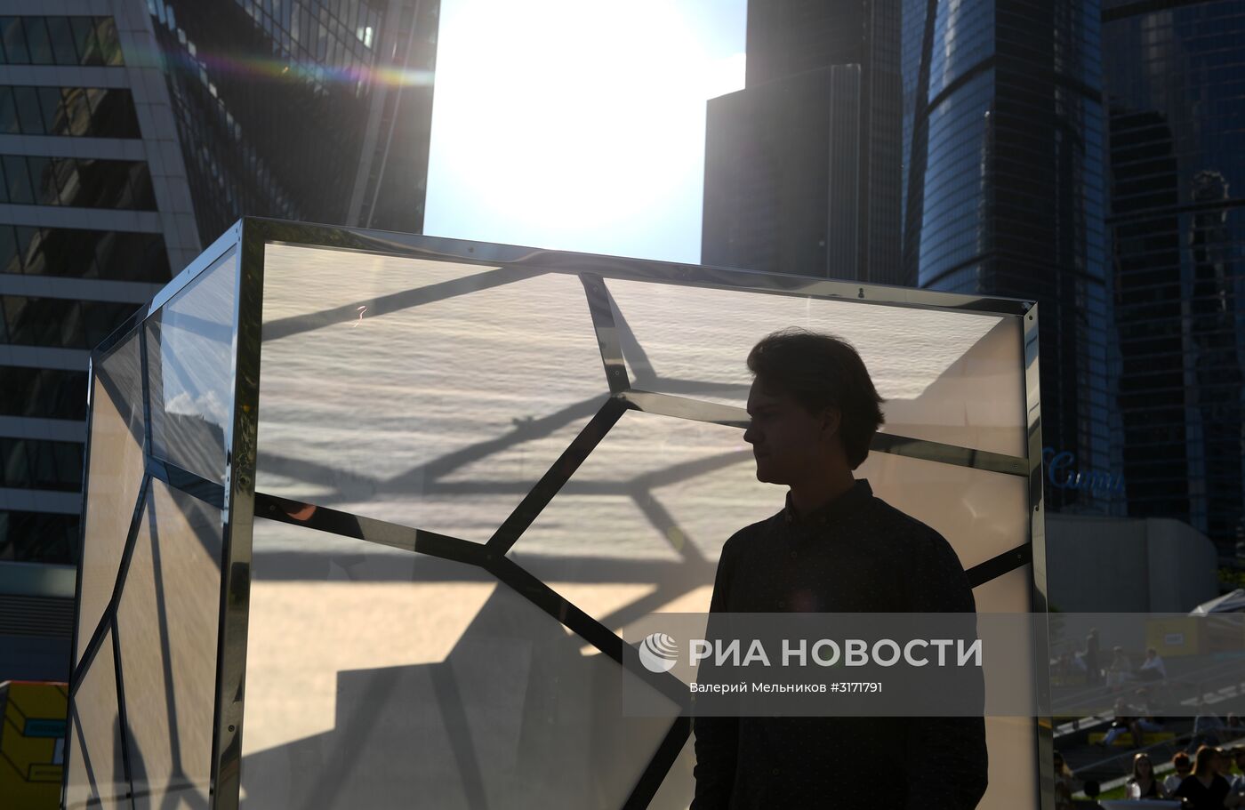 Открытие паблик-арт объекта "I Эпизод" в рамках VIII ежегодной выставки современного искусства Lexus Hybrid Art