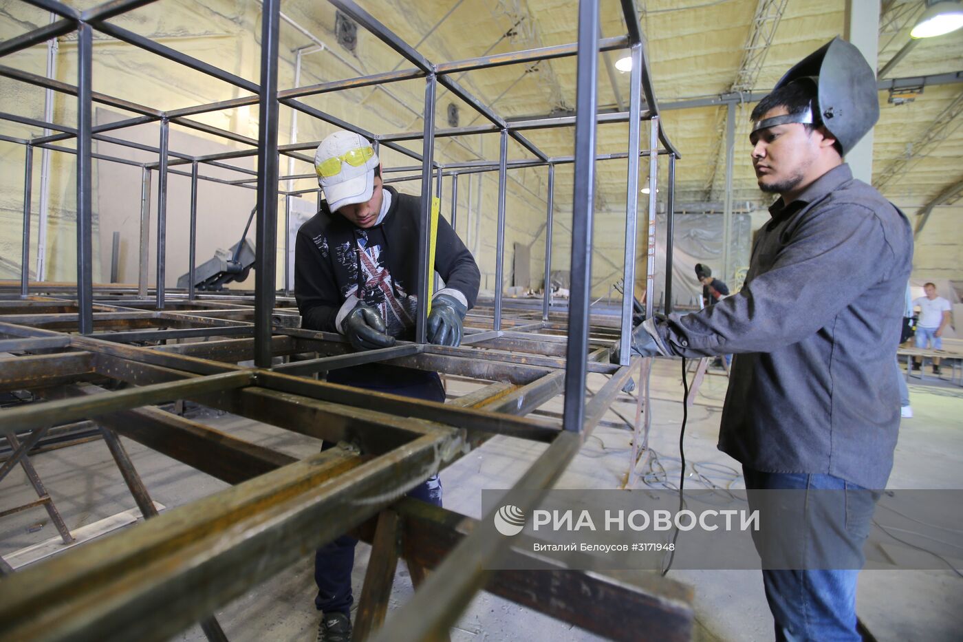Производство арт-объектов для празднования Дня города Москвы
