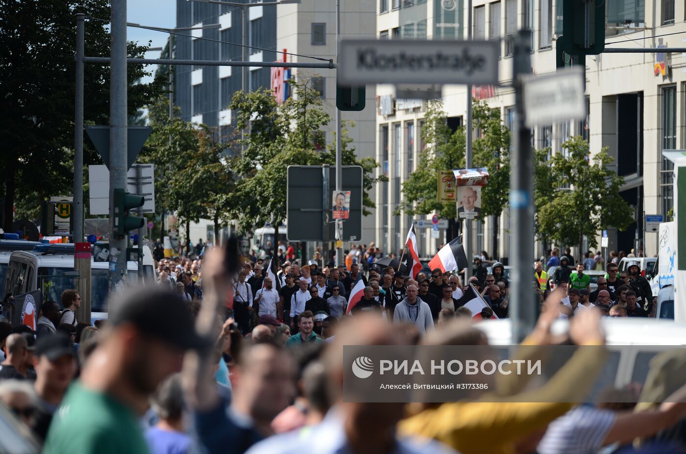 Акция неонацистов в Берлине в годовщину смерти Р. Гесса