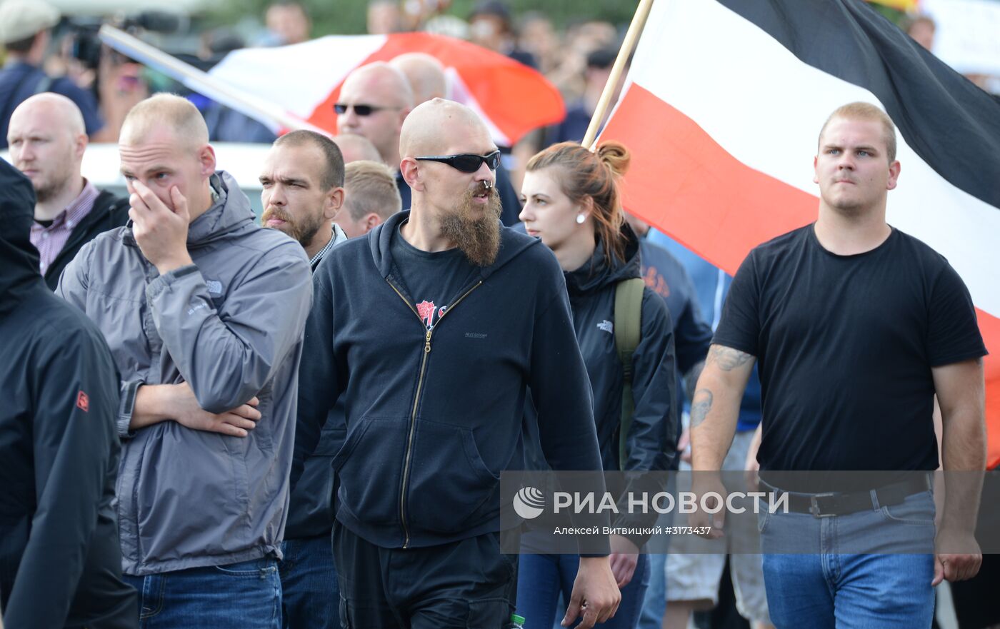 Акция неонацистов в Берлине в годовщину смерти Р. Гесса