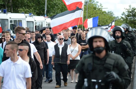 Акция неонацистов в Берлине в годовщину смерти Р. Гесса