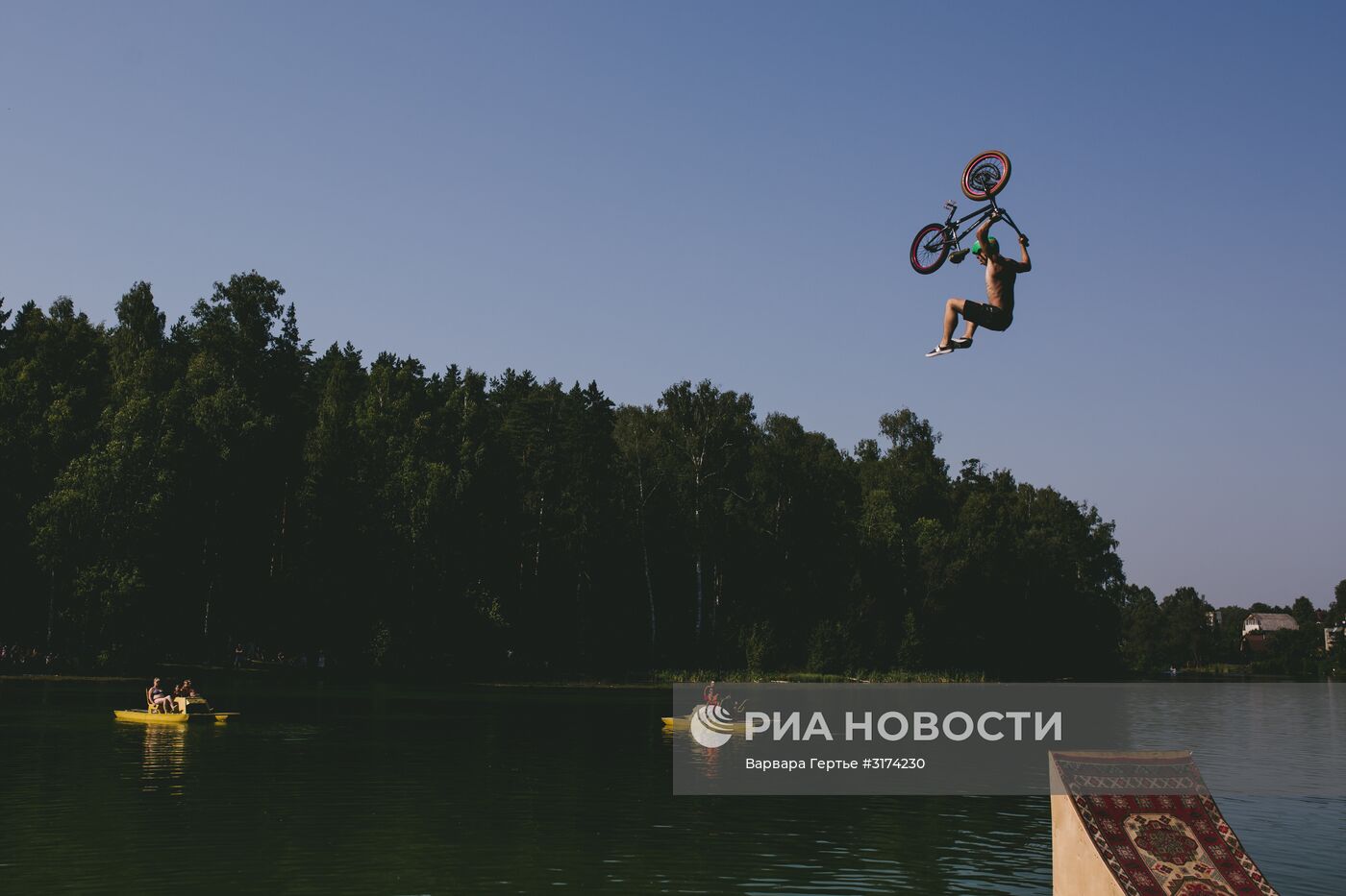 Турнир по прыжкам в воду на велосипеде "Fun Jumping" в Иванове