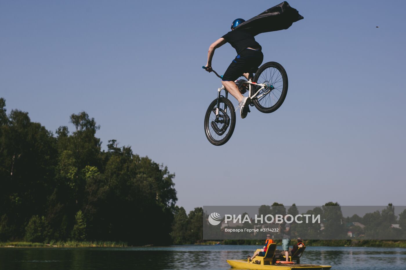 Турнир по прыжкам в воду на велосипеде "Fun Jumping" в Иванове