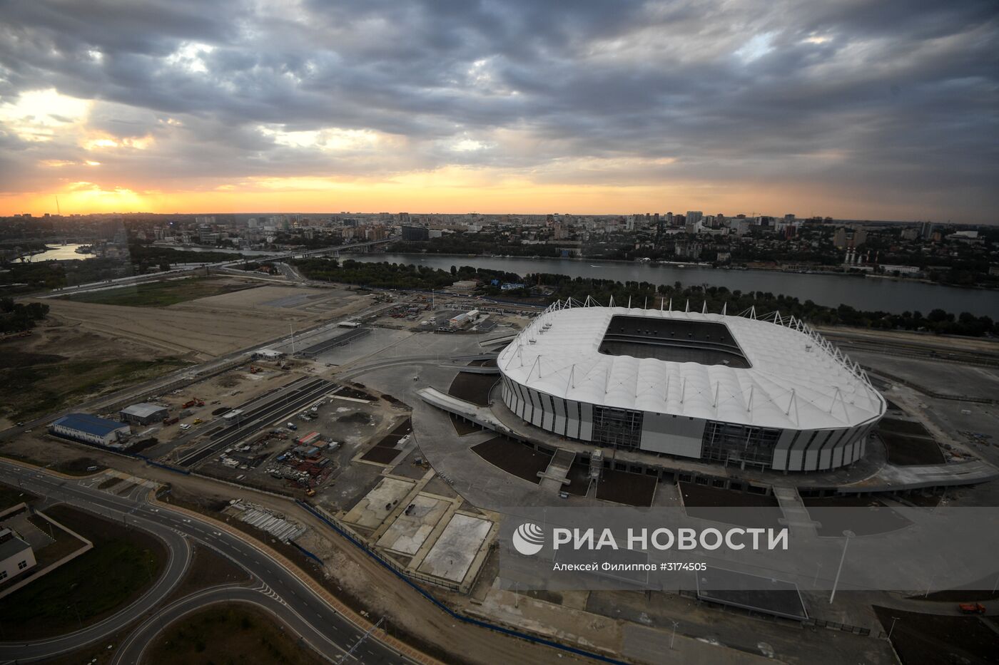 Строительство футбольного стадиона "Ростов Арена" в Ростове-на-Дону