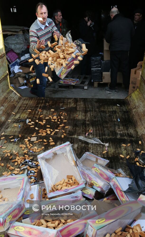 Уничтожение контрафактной продукции в Калининграде