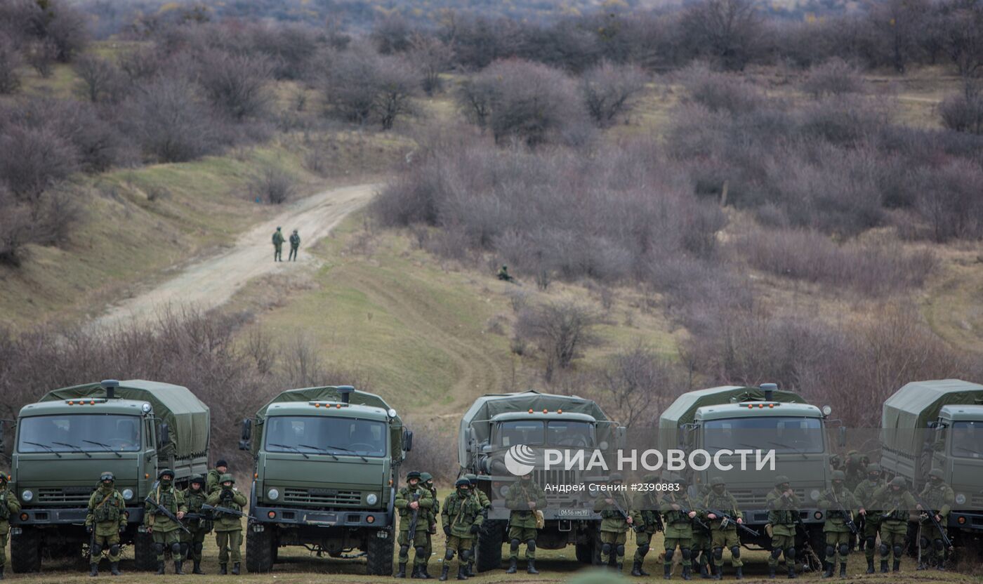 Ситуация у военной базы в селе Перевальное