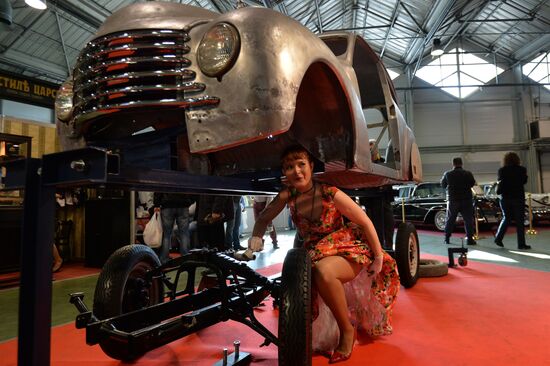 Выставка старинных автомобилей и антиквариата "XXII Олдтаймер галерея"