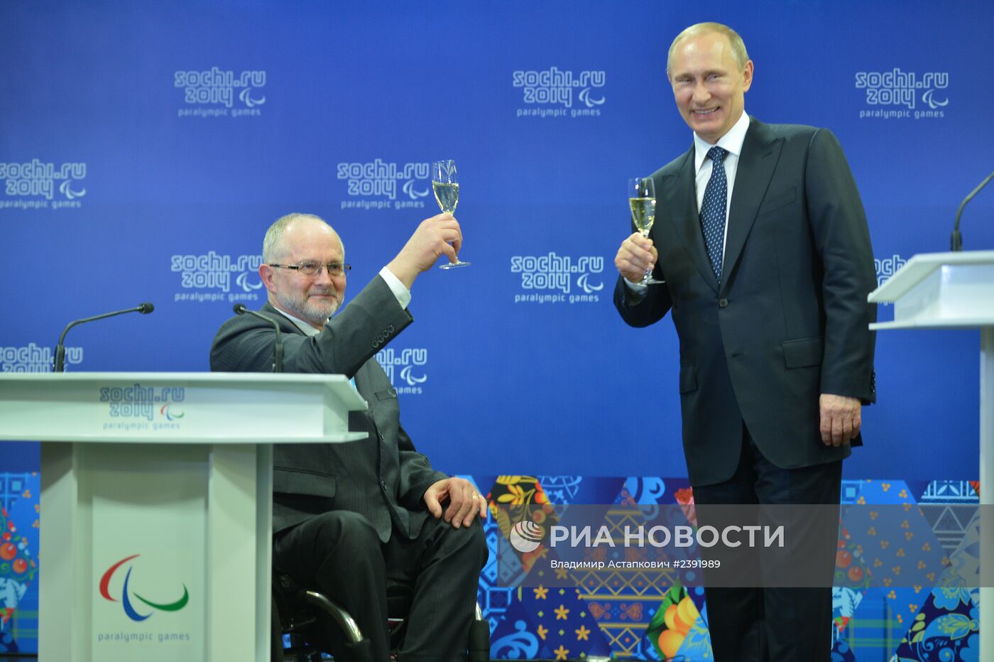 В.Путин перед церемонией открытия XI зимних Паралимпийских игр в Сочи