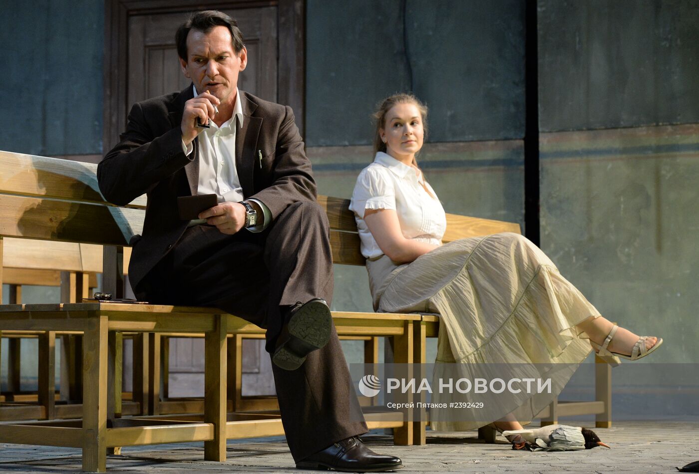 Новая версия спектакля "Чайка" в театре-студии под руководством О.Табакова