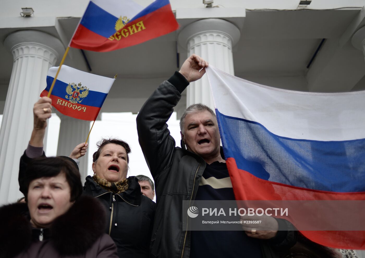 Митинг в поддержку референдума о статусе Крыма в Севастополе