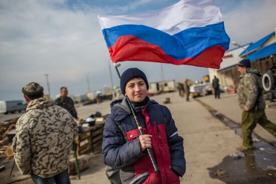 Блокпост на перешейке в районе Чонгара