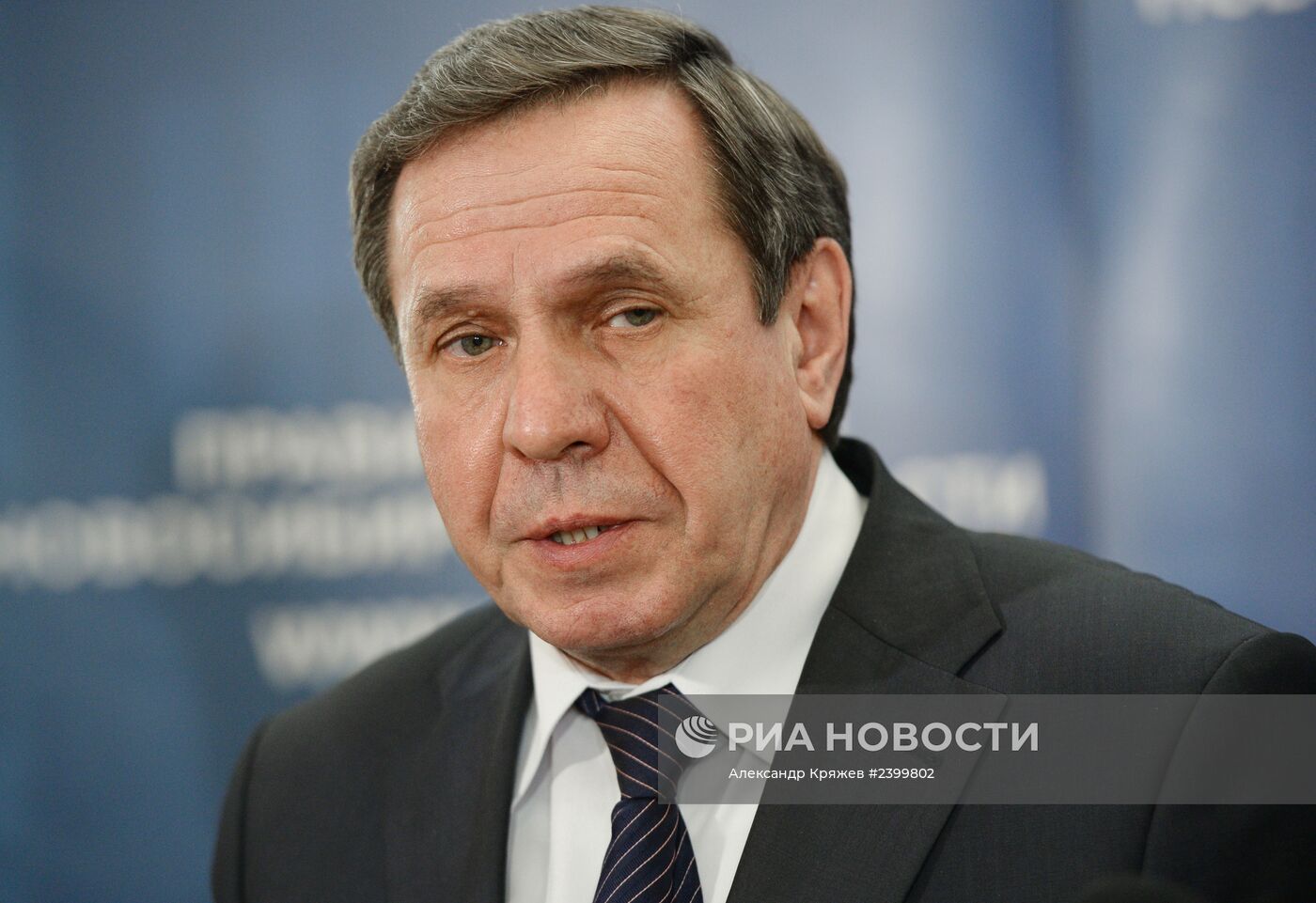 Брифинг временно исполняющего обязанности губернатора Новосибирской области В. Городецкого