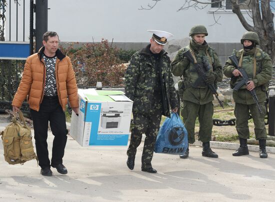 Ситуация у штаба ВМС Украины в Севастополе