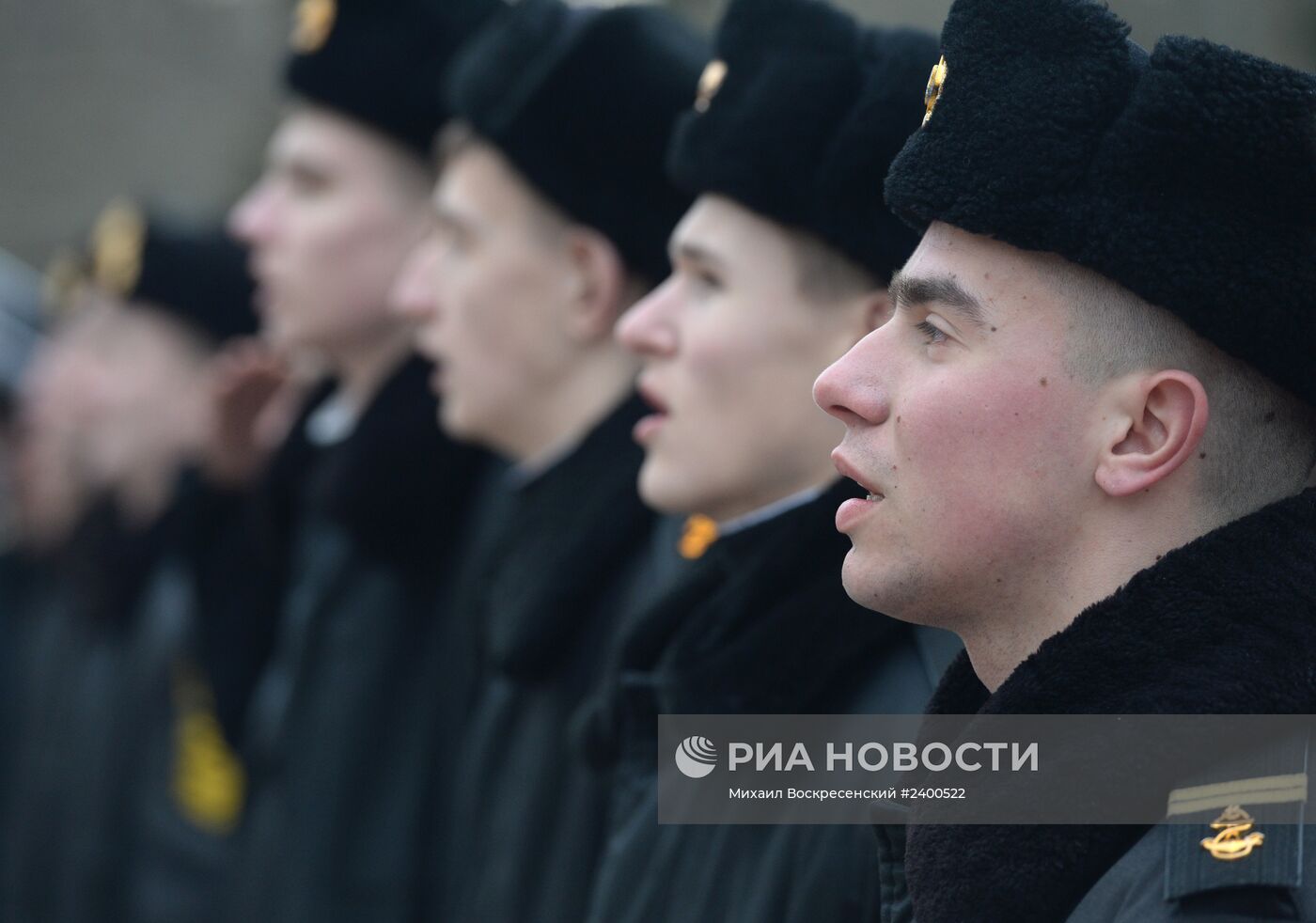 Церемония поднятия российского флага в академии ВМС им. Нахимова в Севастополе