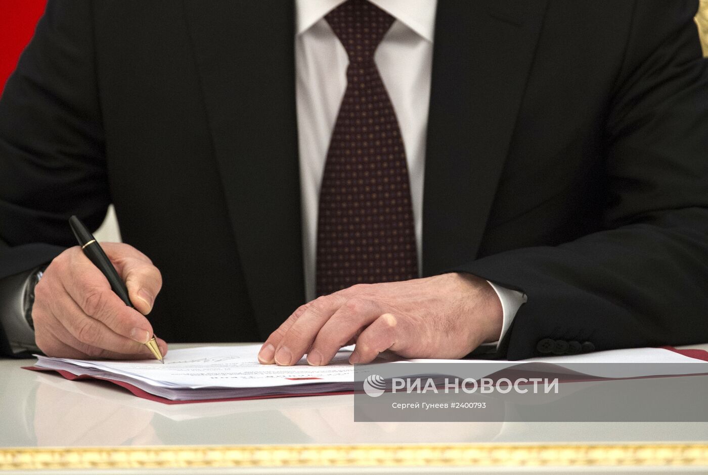 В.Путин подписал Указ об образовании Крымского Федерального округа РФ