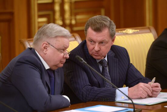 Д.Медведев провел совещание по поддержке Республики Крым и Севастополя