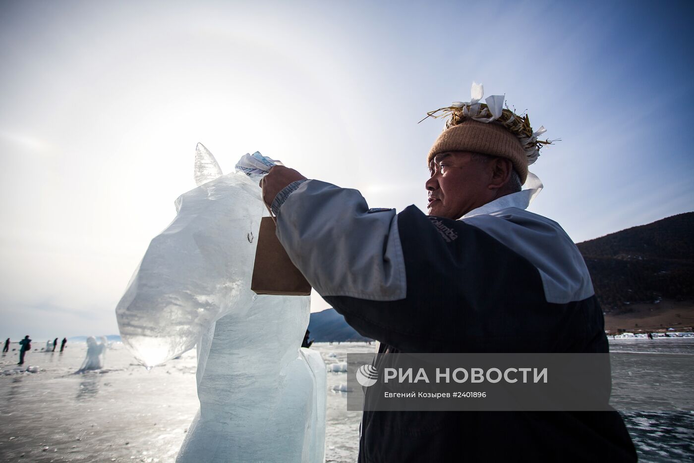 Праздник отпускания ледяного табуна на Байкале