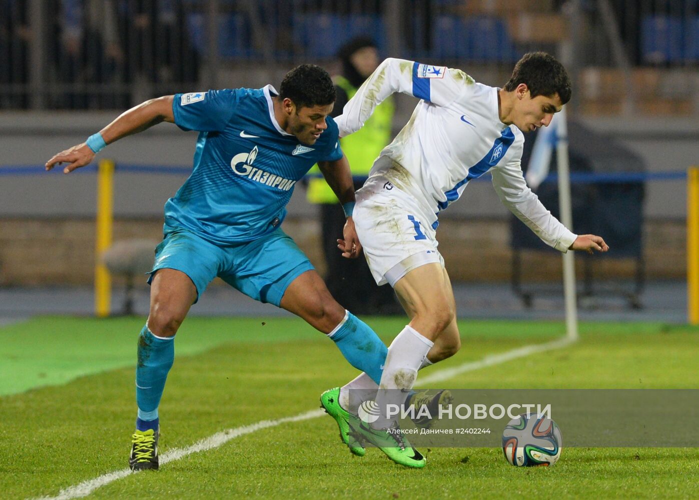 Футбол. РФПЛ. Матч "Зенит" - "Крылья Советов"