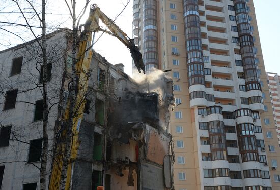 Снос жилого дома в Москве