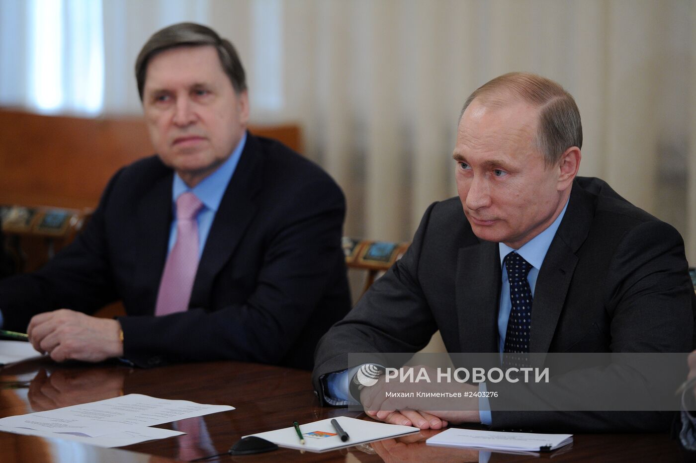 В.Путин провел рабочую встречу с Д.Кэзером