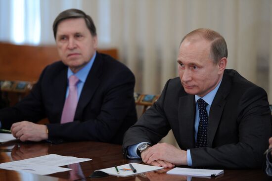 В.Путин провел рабочую встречу с Д.Кэзером