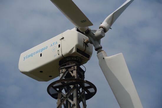 Ветровые электростанции в поселке Мирный