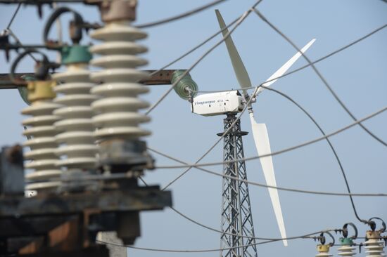 Ветровые электростанции в поселке Мирный