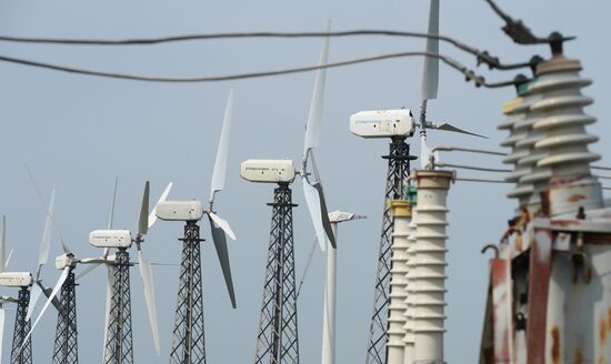 Ветровые электростанции в поселке Мирный