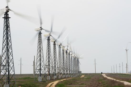 Ветровые электростанции в поселке Мирный