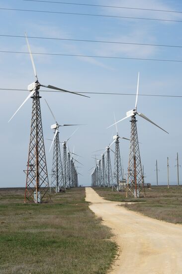 Ветровые электростанции в поселке Мирный