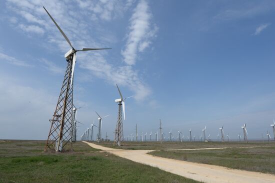 Ветровые электростанции в поселке Мирный