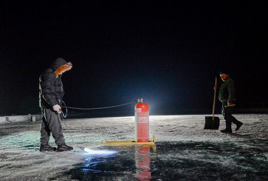 Выставочный матч Ночной Хоккейной Лиги на льду озера Байкал