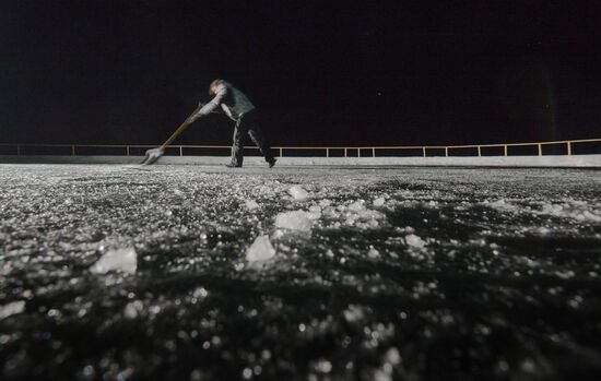 Выставочный матч Ночной Хоккейной Лиги на льду озера Байкал