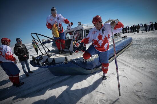 Выставочный матч Ночной Хоккейной Лиги на льду озера Байкал