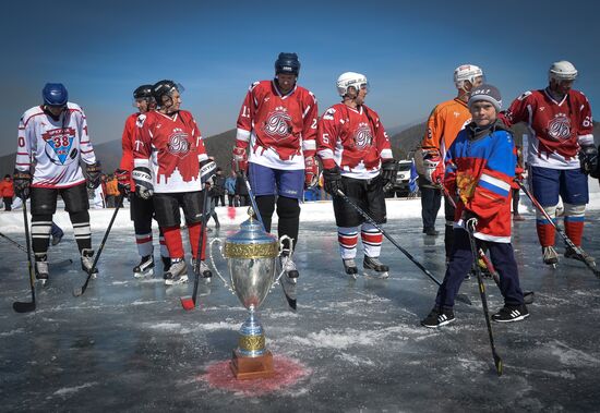 Выставочный матч Ночной Хоккейной Лиги на льду озера Байкал