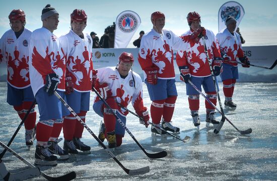 Выставочный матч Ночной Хоккейной Лиги на льду озера Байкал
