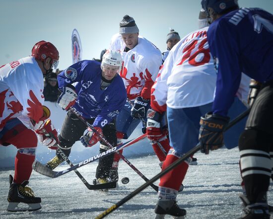 Выставочный матч Ночной Хоккейной Лиги на льду озера Байкал