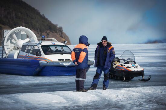Выставочный матч Ночной Хоккейной Лиги на льду озера Байкал
