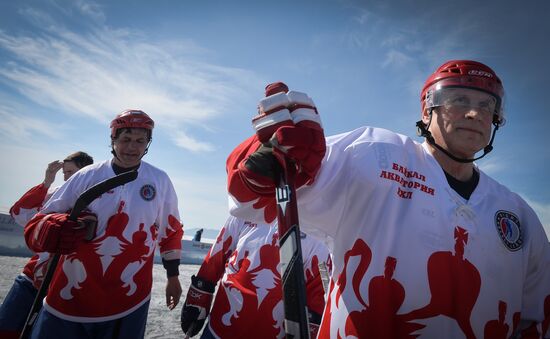 Выставочный матч Ночной Хоккейной Лиги на льду озера Байкал