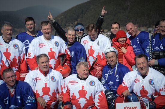 Выставочный матч Ночной Хоккейной Лиги на льду озера Байкал