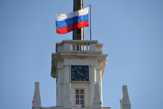 Крым готовится к переводу часов на московское время