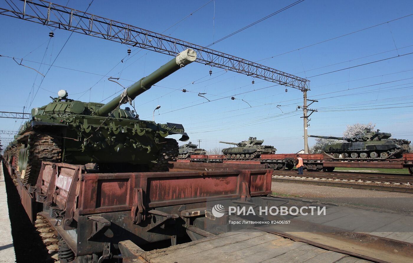 Прибытие российской военной техники в Крым
