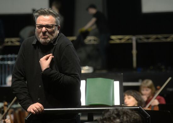 Репетиция юбилейного концерта Тото Кутуньо