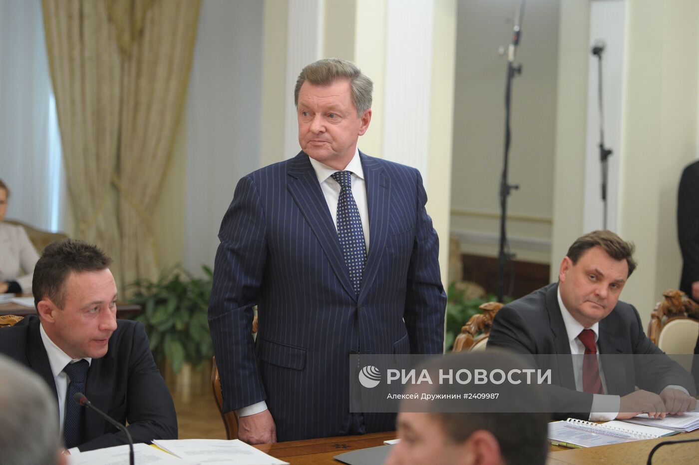 В.Путин провел совещание с полпредами президента в федеральных округах