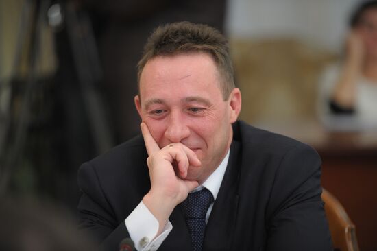 В.Путин провел совещание с полпредами президента в федеральных округах