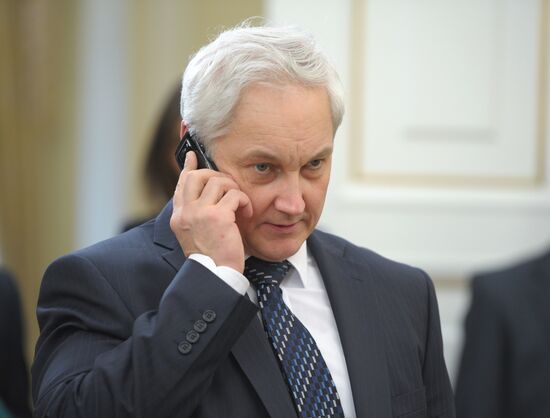 В.Путин провел совещание с полпредами президента в федеральных округах