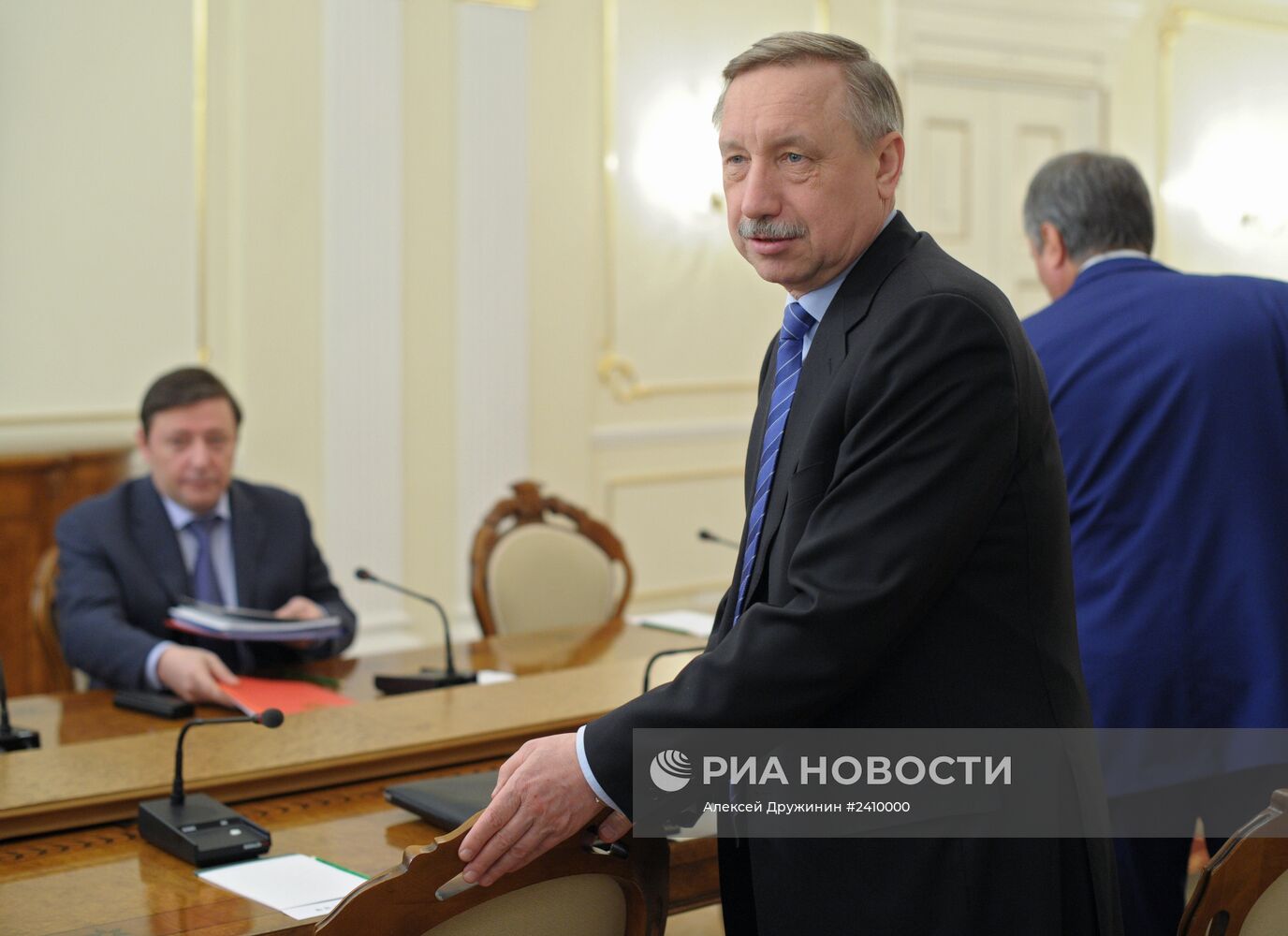 В.Путин провел совещание с полпредами президента в федеральных округах